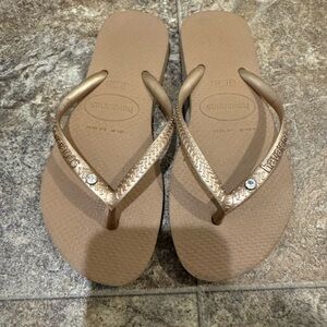 Havaianas girls Gold Flip Flops